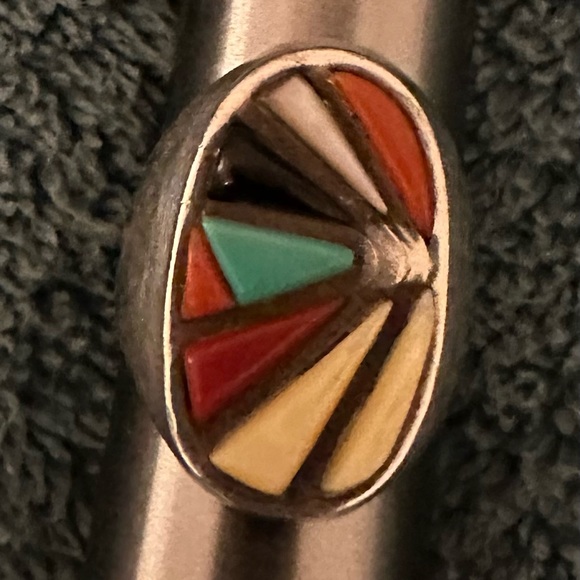 Vintage Native American (Zuni) Multi-Stone Inlaid Heavy Sterling Silver Ring - Picture 2 of 5